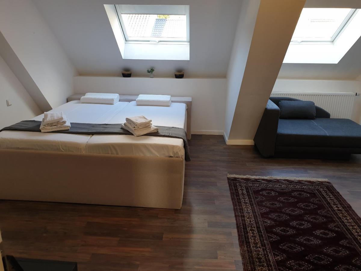 Nilos Apartment 迭斯 外观 照片